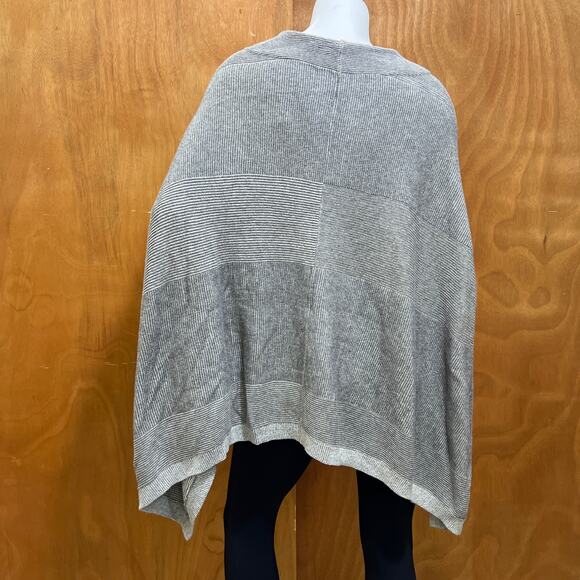 Anthropologie Moth Madison Park Cozy Gray Knit Poncho Sweater XS/S - Picture 2 of 10